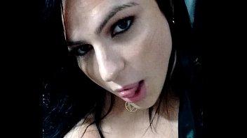 Thalya Cyclone se masturbando cheia de tesão